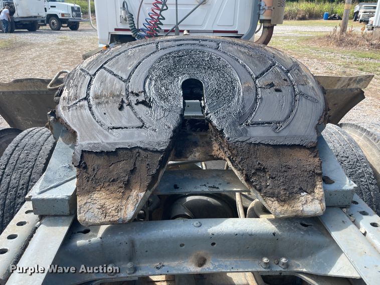 image for item JQ9739 2000 Mack CH613  semi truck