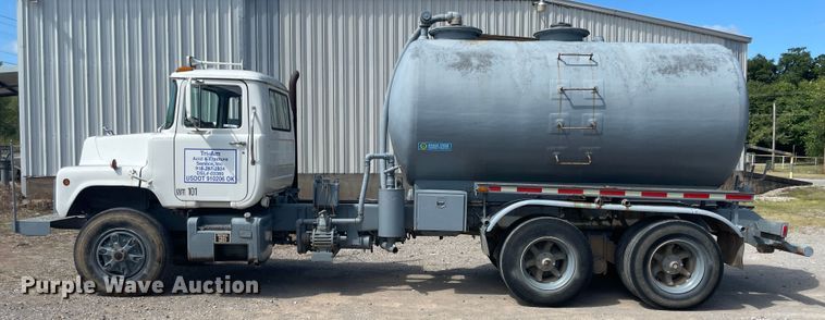 image for item JQ9740 1980 Mack DM686S  water truck