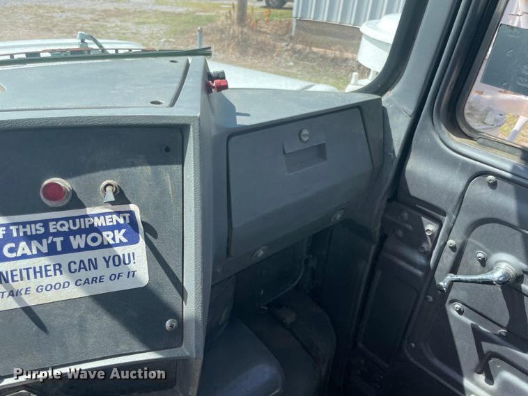 image for item JQ9740 1980 Mack DM686S  water truck