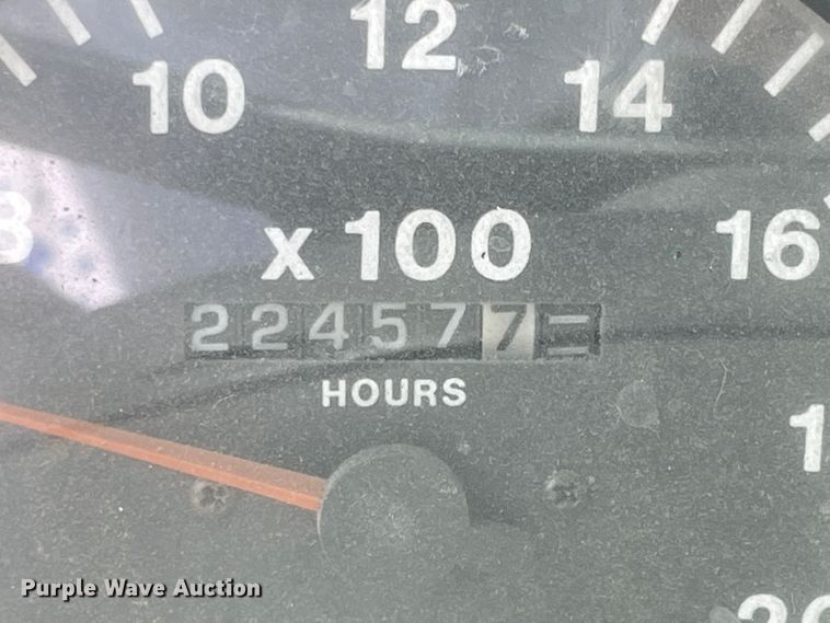 image for item JQ9741 2000 Mack CH613  semi truck