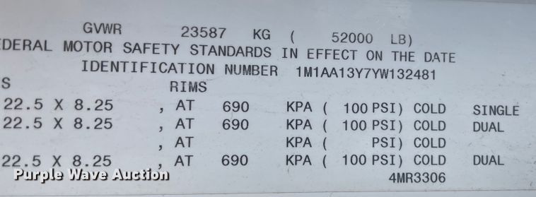 image for item JQ9741 2000 Mack CH613  semi truck