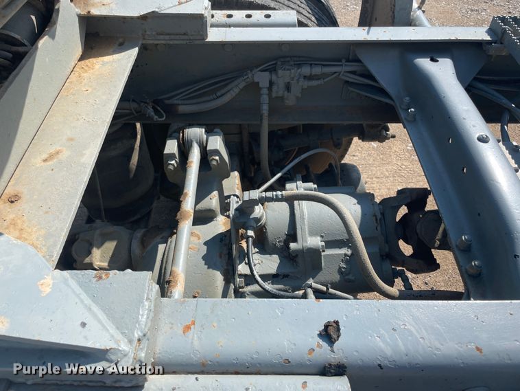 image for item JQ9742 2000 Mack CH613  semi truck