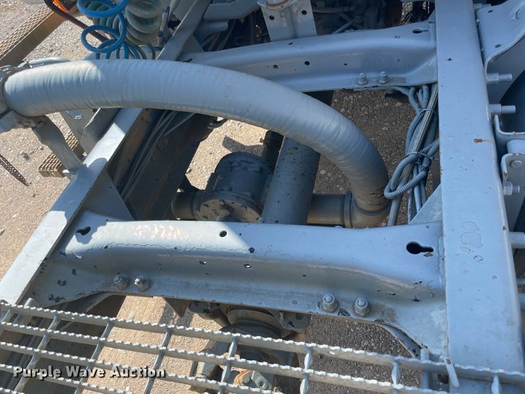 image for item JQ9742 2000 Mack CH613  semi truck