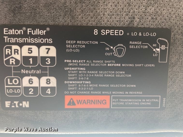 image for item JQ9742 2000 Mack CH613  semi truck