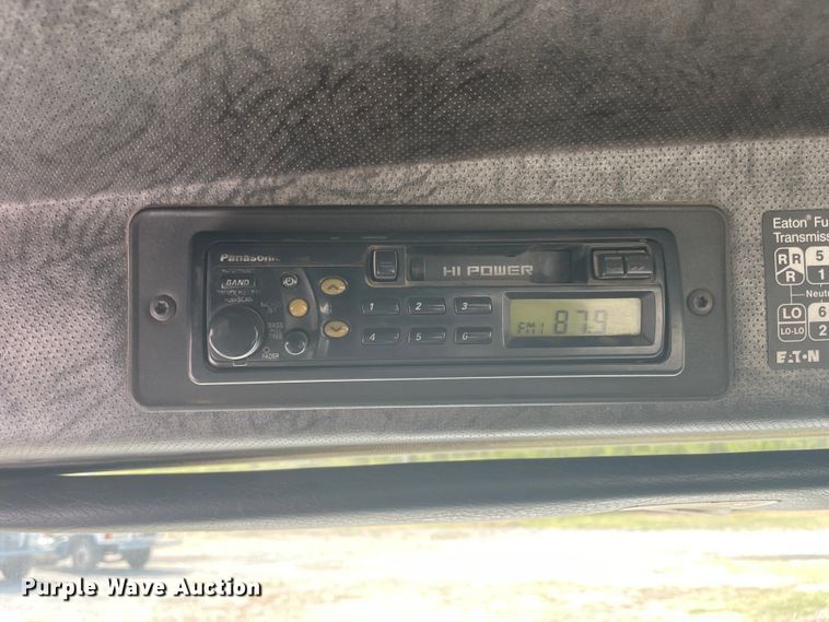 image for item JQ9742 2000 Mack CH613  semi truck