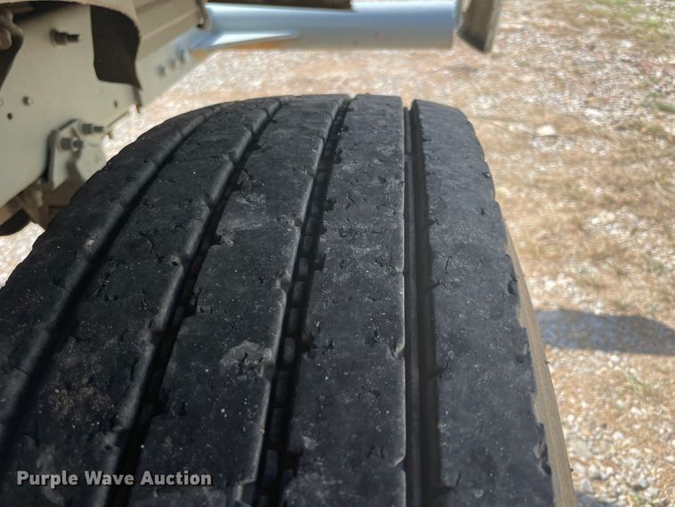 image for item JQ9742 2000 Mack CH613  semi truck