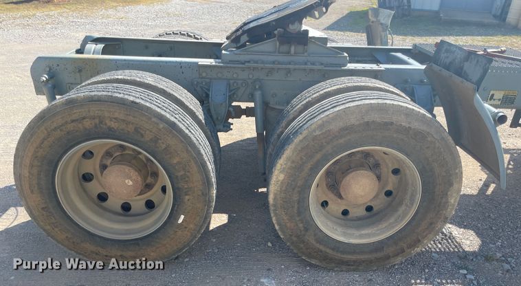 image for item JQ9742 2000 Mack CH613  semi truck