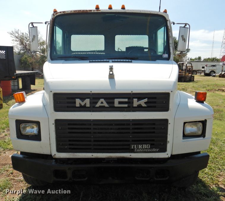 image for item JX9906 1990 Mack CS200P  utility / service truck