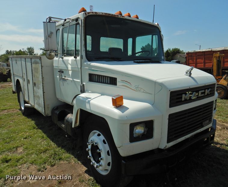 image for item JX9906 1990 Mack CS200P  utility / service truck