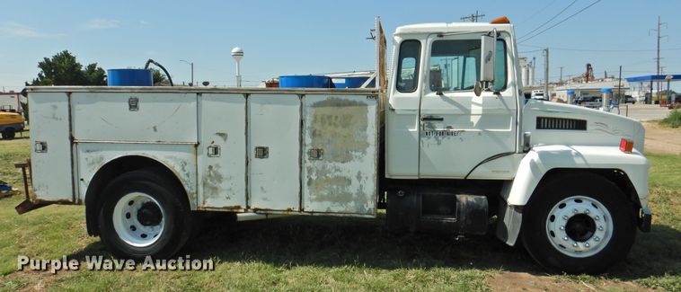 image for item JX9906 1990 Mack CS200P  utility / service truck