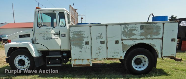 image for item JX9906 1990 Mack CS200P  utility / service truck