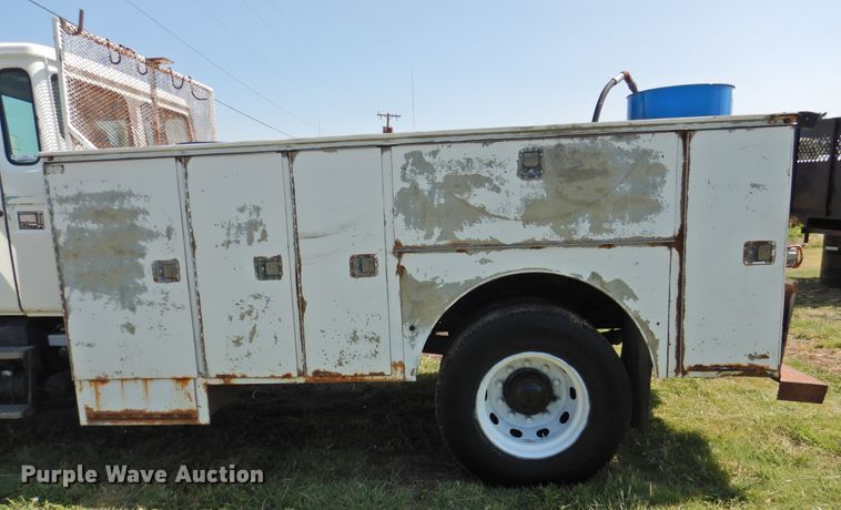 image for item JX9906 1990 Mack CS200P  utility / service truck