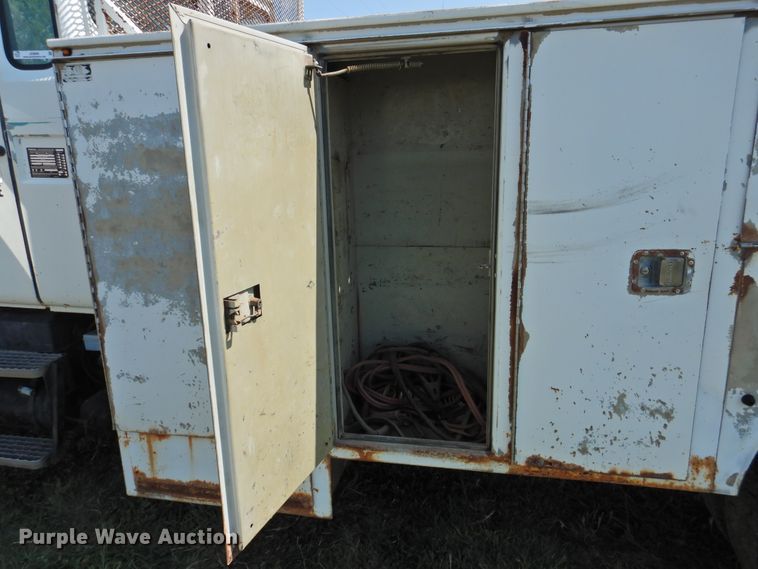 image for item JX9906 1990 Mack CS200P  utility / service truck