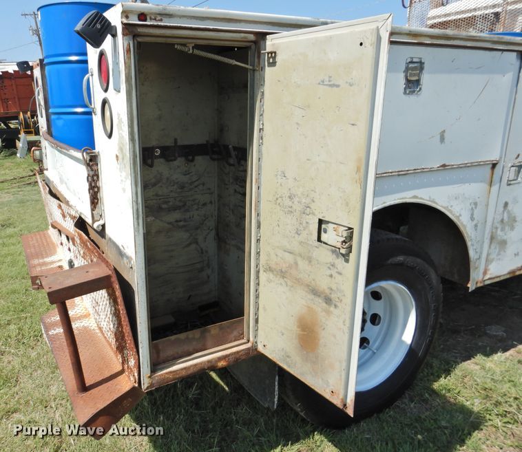 image for item JX9906 1990 Mack CS200P  utility / service truck