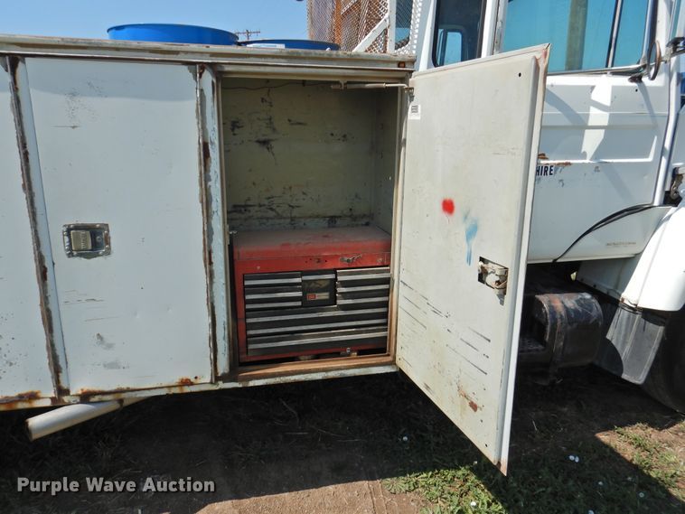 image for item JX9906 1990 Mack CS200P  utility / service truck