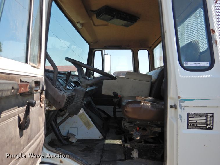 image for item JX9906 1990 Mack CS200P  utility / service truck