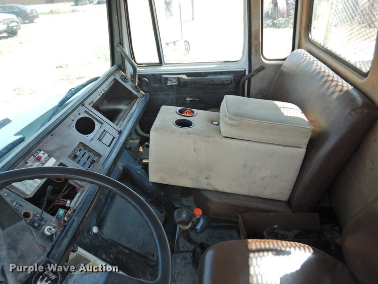 image for item JX9906 1990 Mack CS200P  utility / service truck