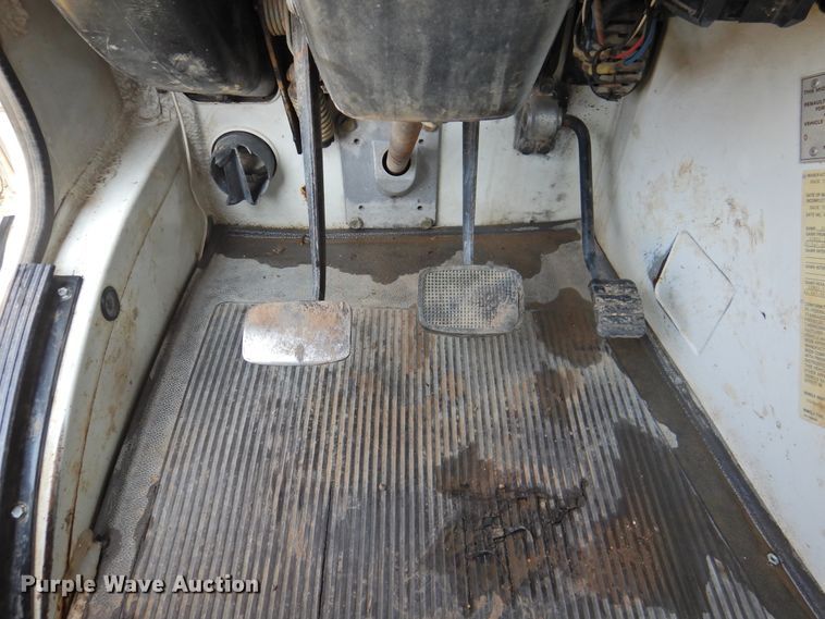 image for item JX9906 1990 Mack CS200P  utility / service truck