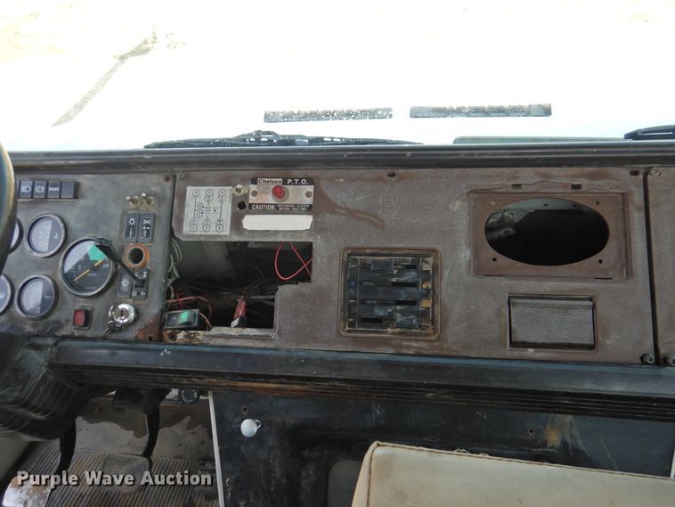 image for item JX9906 1990 Mack CS200P  utility / service truck