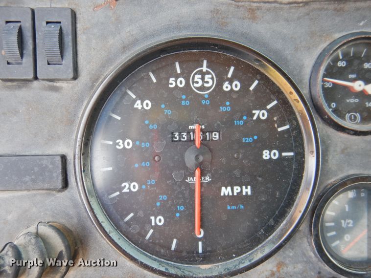 image for item JX9906 1990 Mack CS200P  utility / service truck