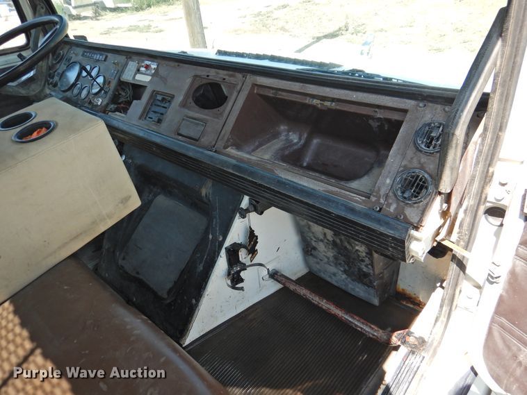 image for item JX9906 1990 Mack CS200P  utility / service truck