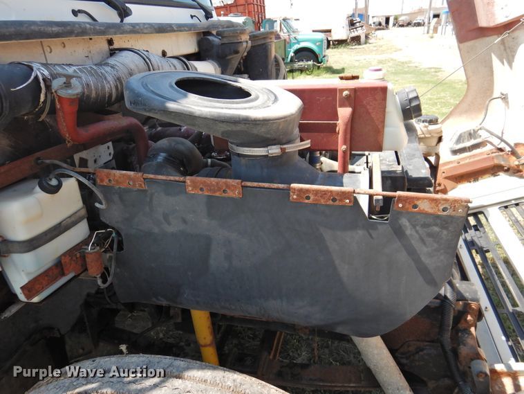 image for item JX9906 1990 Mack CS200P  utility / service truck