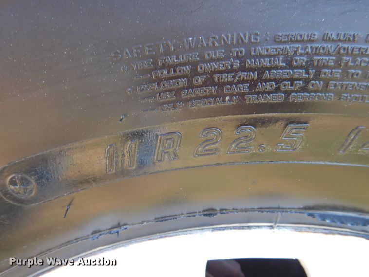 image for item JX9906 1990 Mack CS200P  utility / service truck