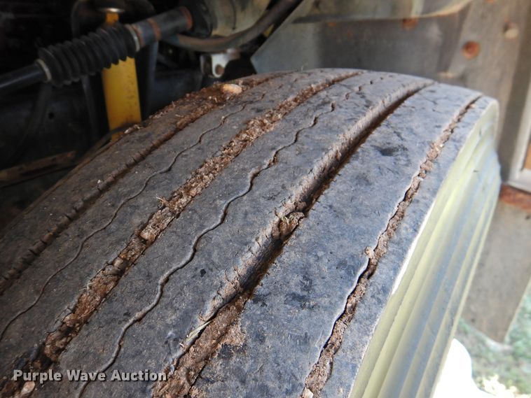 image for item JX9906 1990 Mack CS200P  utility / service truck