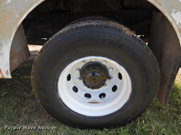 image for item JX9906 1990 Mack CS200P  utility / service truck