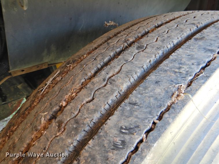 image for item JX9906 1990 Mack CS200P  utility / service truck