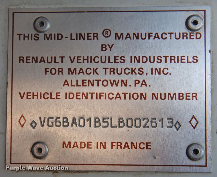 image for item JX9906 1990 Mack CS200P  utility / service truck