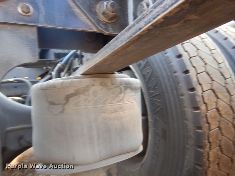 image for item JZ9860 2016 Freightliner Cascadia 125  semi truck