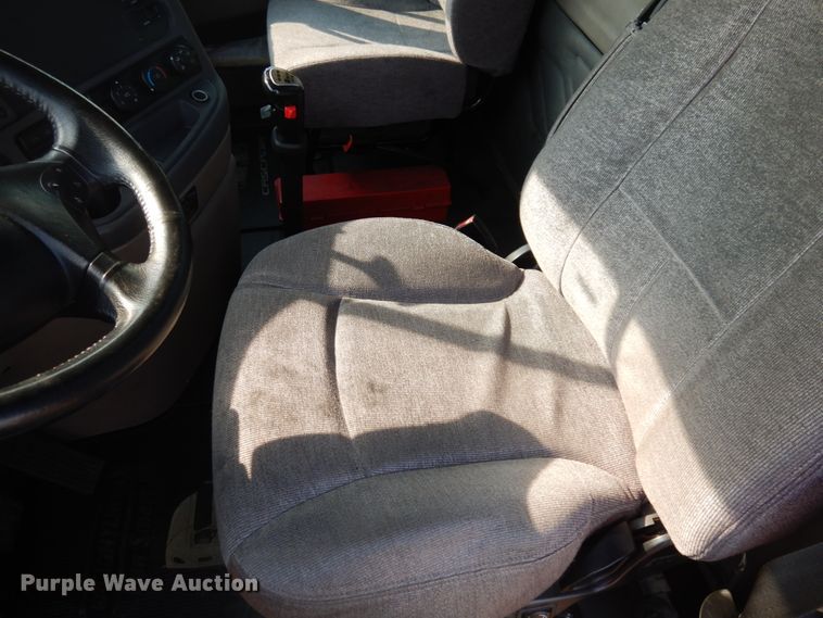 image for item JZ9860 2016 Freightliner Cascadia 125  semi truck