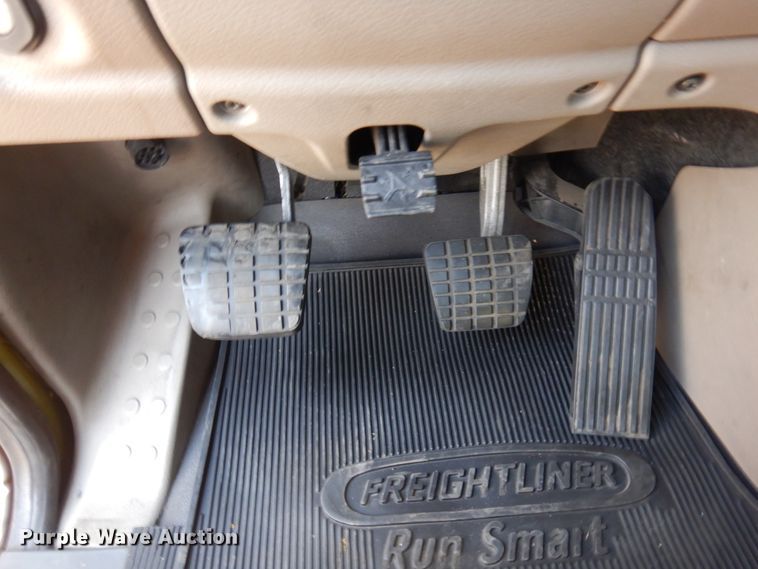 image for item JZ9860 2016 Freightliner Cascadia 125  semi truck