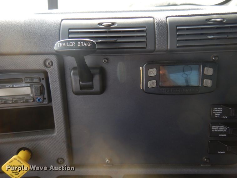 image for item JZ9860 2016 Freightliner Cascadia 125  semi truck