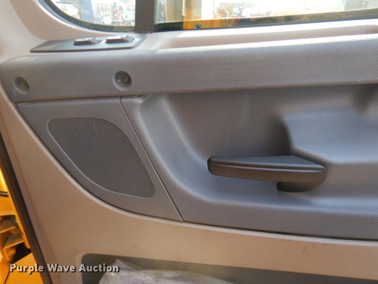 image for item JZ9860 2016 Freightliner Cascadia 125  semi truck