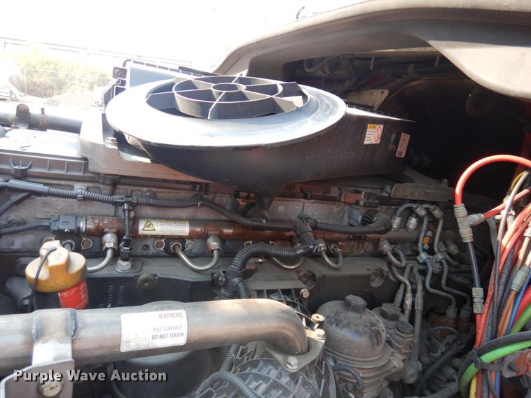 image for item JZ9860 2016 Freightliner Cascadia 125  semi truck