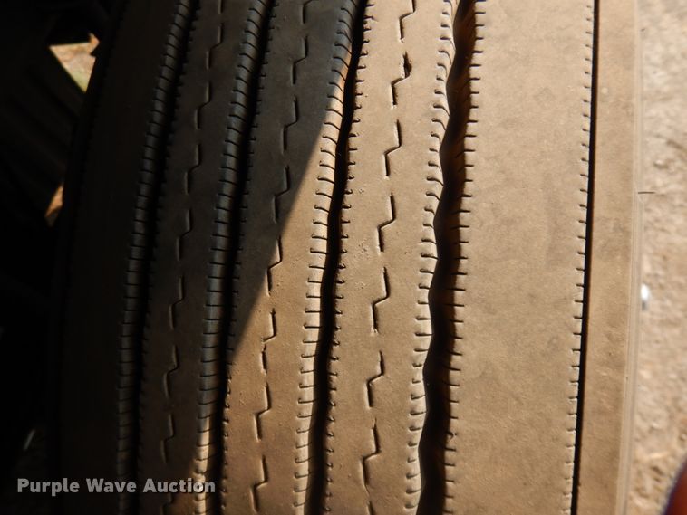 image for item JZ9860 2016 Freightliner Cascadia 125  semi truck