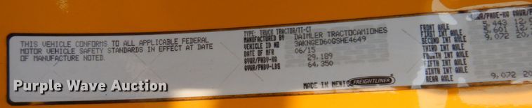 image for item JZ9860 2016 Freightliner Cascadia 125  semi truck