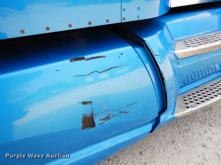 image for item KI9667 2012 Kenworth T660  semi truck