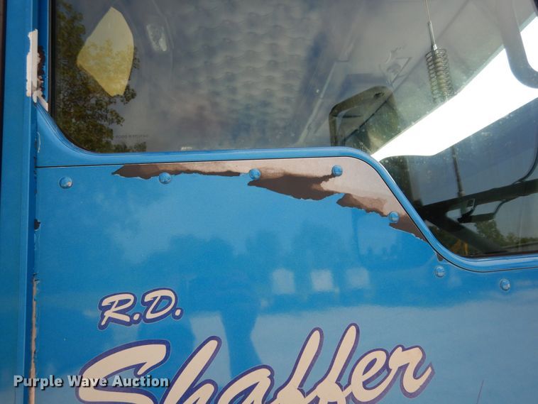 image for item KI9667 2012 Kenworth T660  semi truck