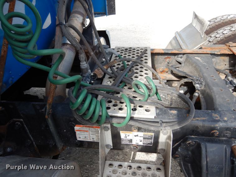 image for item KI9667 2012 Kenworth T660  semi truck