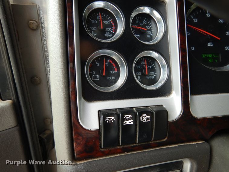 image for item KI9667 2012 Kenworth T660  semi truck