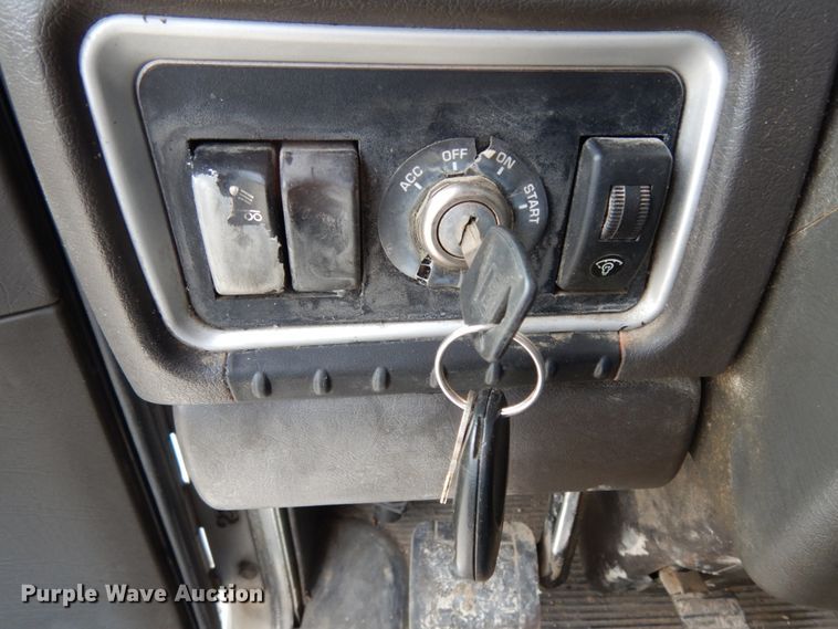 image for item KI9667 2012 Kenworth T660  semi truck