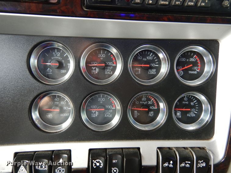 image for item KI9667 2012 Kenworth T660  semi truck