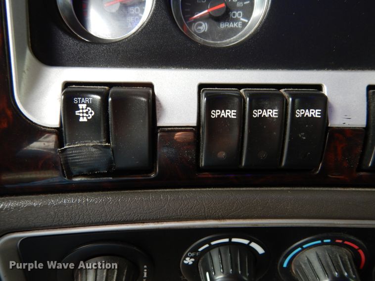 image for item KI9667 2012 Kenworth T660  semi truck