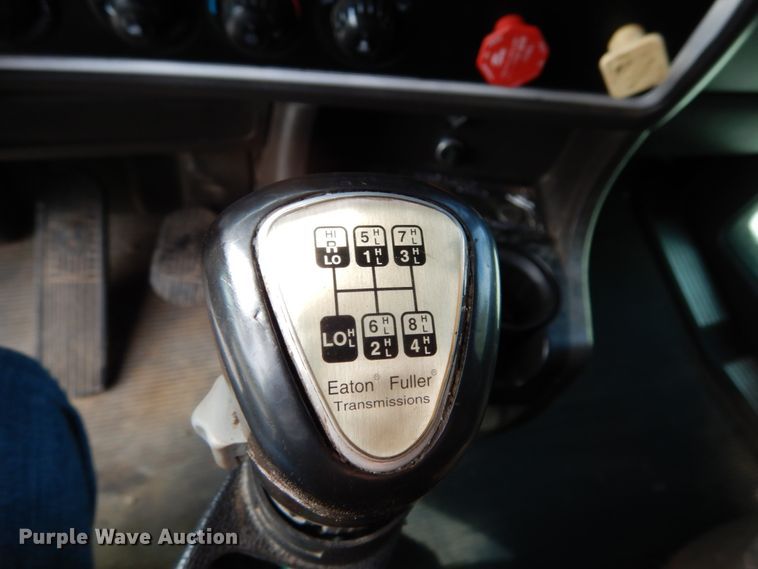 image for item KI9667 2012 Kenworth T660  semi truck