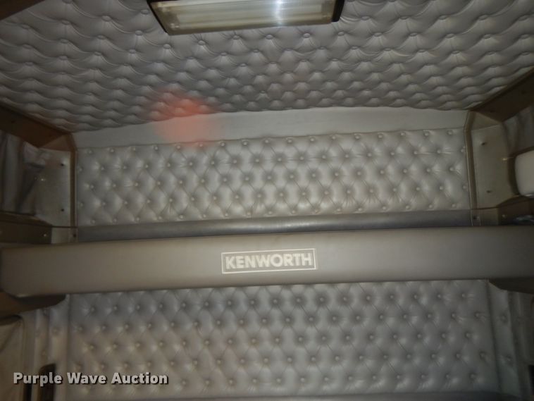 image for item KI9667 2012 Kenworth T660  semi truck