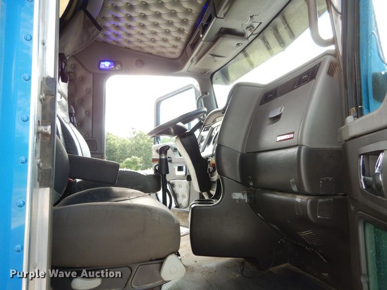 image for item KI9667 2012 Kenworth T660  semi truck