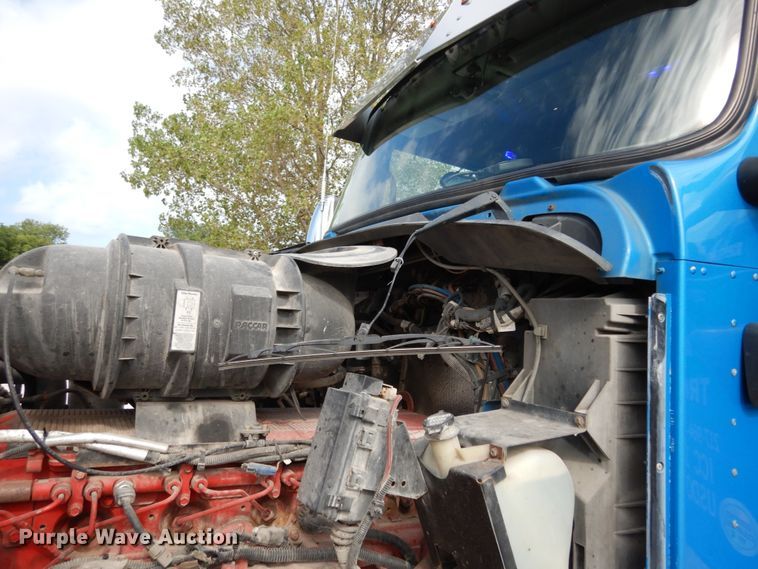 image for item KI9667 2012 Kenworth T660  semi truck